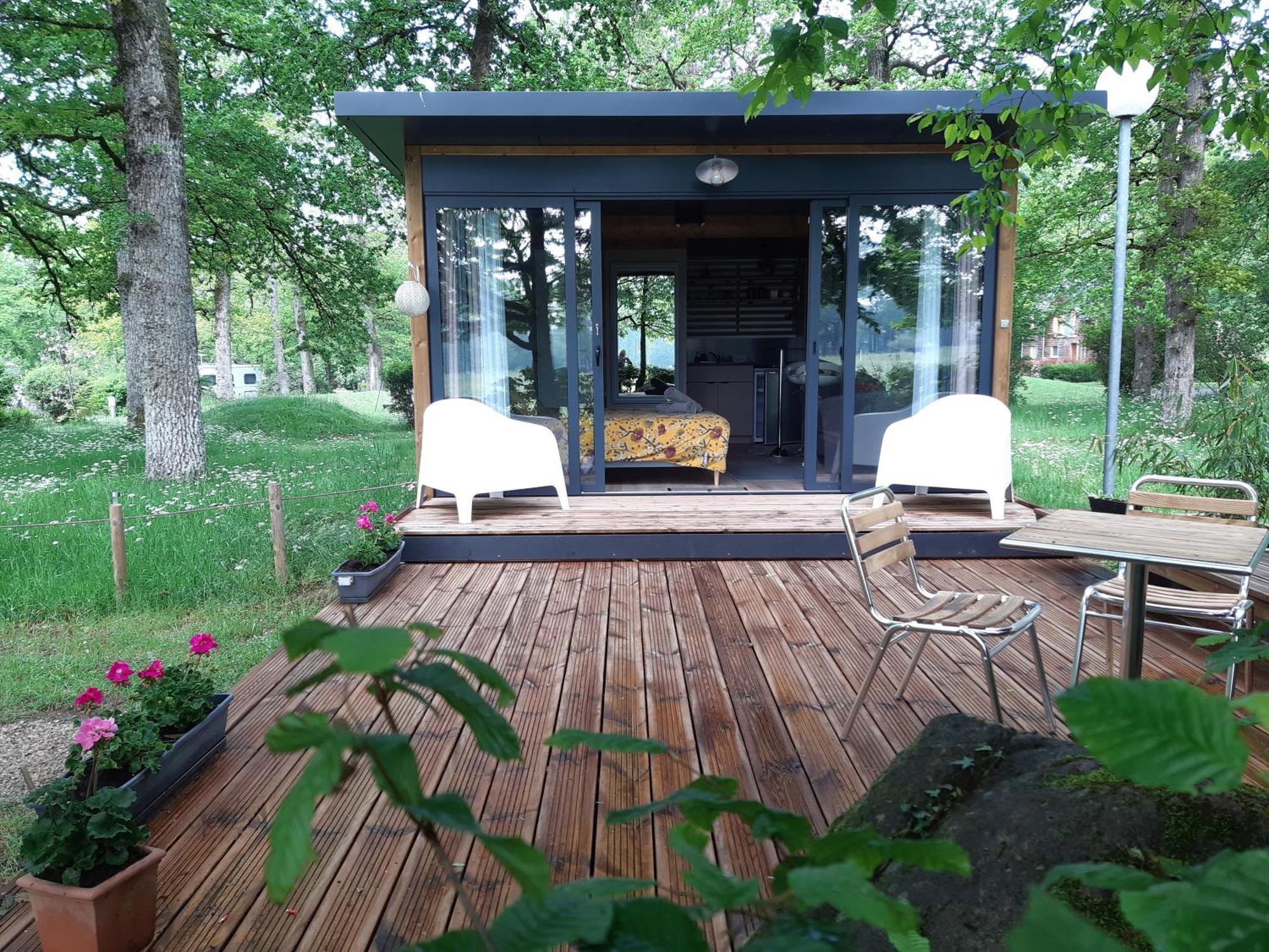 Camping Etang Du Camp Senergues Экстерьер фото